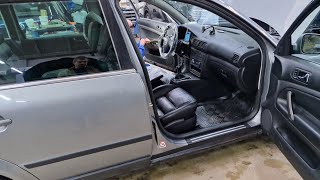Как вывести неприятный запах из салона автомобиля?