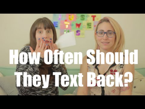 どのくらいの頻度でメールを返すべきか? (How Often Should They Text Back? l Just Between Us)