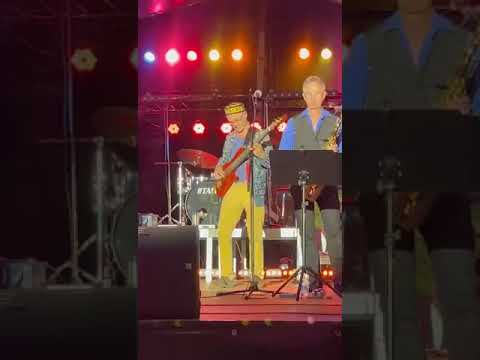 Capital-B: AWB - Cut The Cake - Cover, Bass Solo