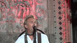 Kevin Costner &amp; Modern West ad Orvieto - Country Music
