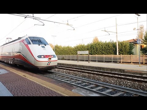 HD - Frecciabianca (FB 8816) Lecce - Venezia S.L. in transito sulla Padova - Bologna