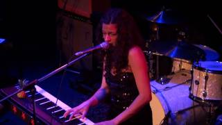 TÉA - SIMPLIFY - The Venue 2009