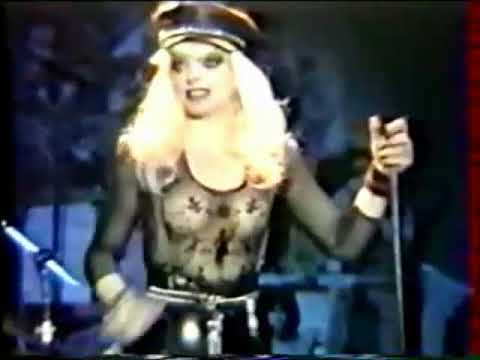 NINA HAGEN "HIT ME WITH YOUR RHYTHM STICK" (Ian Dury) LIVE PARIS 28/05/1994 (video)