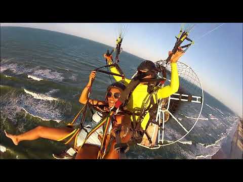 Praia do futuro passeio de paramotor Noely