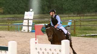 preview picture of video 'Emma Johansson & Solvind Pay & Jump 90 cm Skyrup country club'