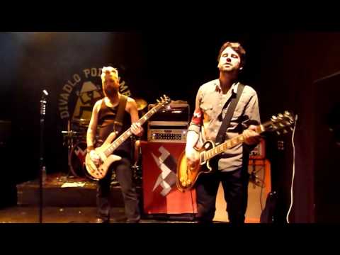 Cocotte Minute - Punk off kha ( live @ Plzen - Pod lampou 7-11-15 )