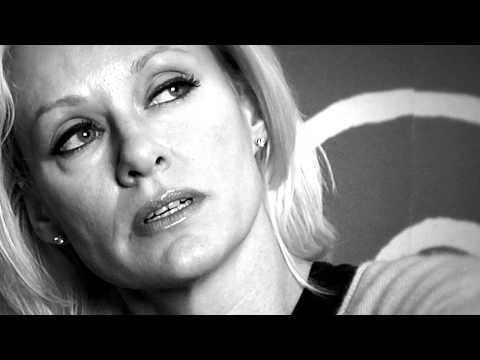 Shelby Lynne - Raw and Unflinching Interview, Black & White [HD]