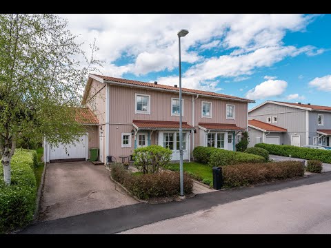 Såld, 6 rum · 131m2 + 33m2, Valsätra : Via Notar mäklare Uppsala