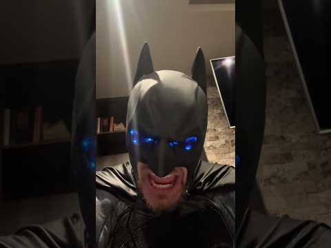 BATMAN RESPONDS TO COMMENTS😳 #batman #shorts