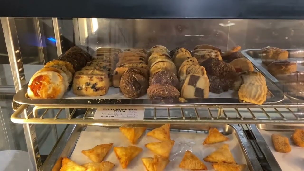 PIA Business Plus Lounge