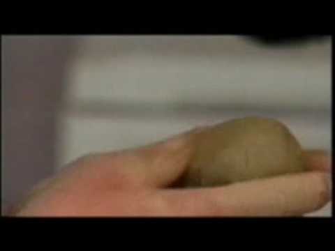 download lagu mp3 mp4 Sunt O Mana De Tarana, download lagu Sunt O Mana De Tarana gratis, unduh video klip Sunt O Mana De Tarana