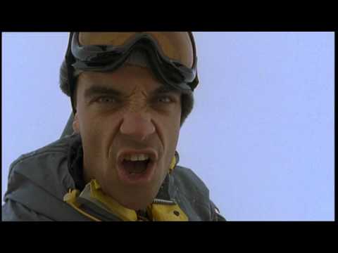 Robbie Williams goes skiing