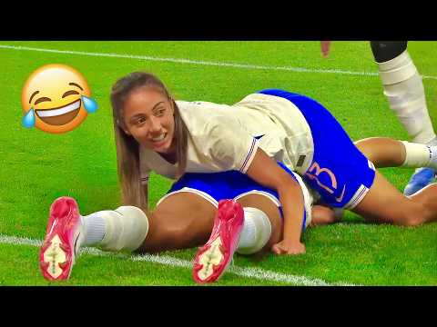 12 Minutes of Funny Moments in Women's Football