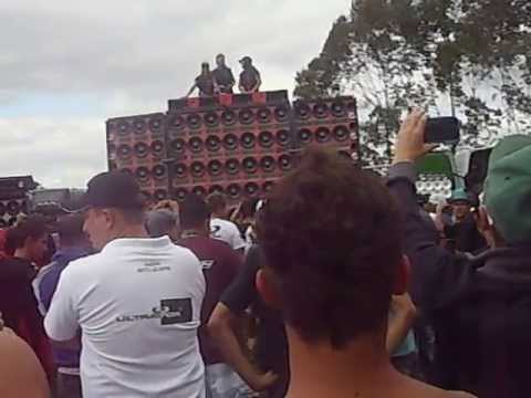 abertura delivery treme treme,pessoal ficou assustado,isso que esta usando HP1850w !