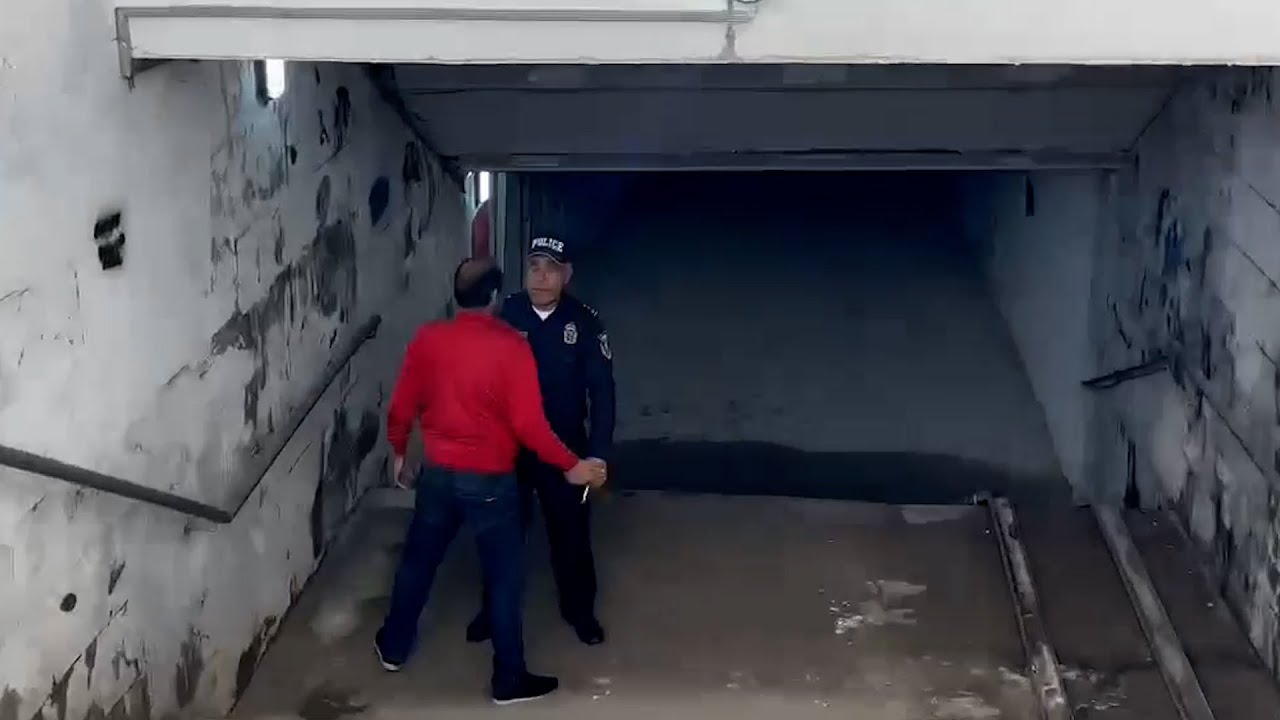 Հանցագործություն. քաղաքացին փախչում է ոստիկաններից՝ քվեարկության կտրոնը ձեռքին