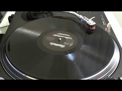 Royalcash ‎– Radio Activity (Vocal)