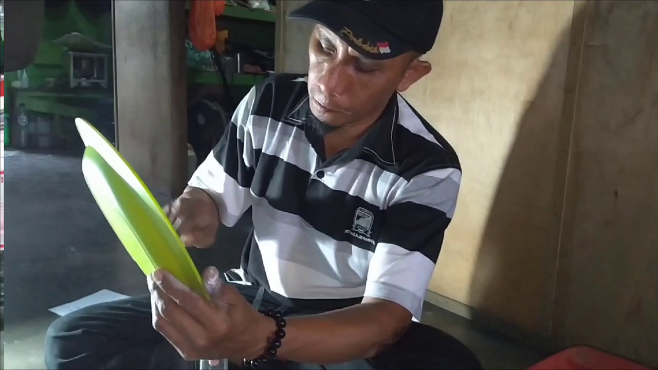 Putar video CARA MEMBUAT AIR H2SO4 DARI TAWAS DAN AKI ZUR sekarang CARA MEMBUAT AIR H2SO4 DARI TAWAS DAN AKI ZUR