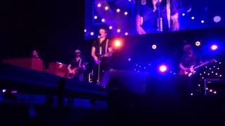 Hunter Hayes sings a new song &quot;Suitcase&quot; 8/16/15