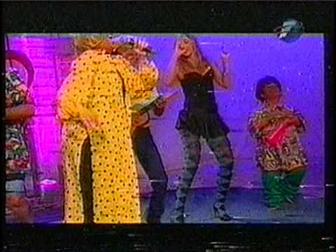Clara Franco como Celia Cruz ( Celia CurúZu ) -Lo mejor de Telecomio 2004-