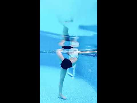 Underwater Flexibility 🧜‍♀️ Anna McNulty TikTok