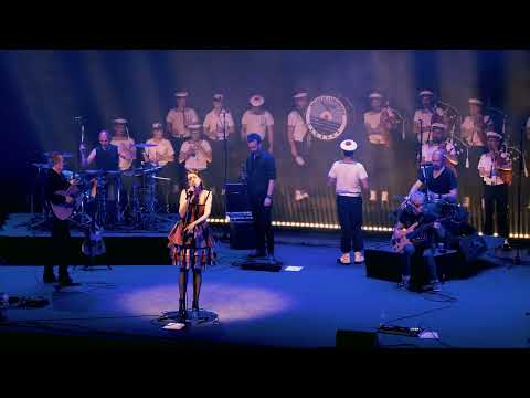 Kimiad - Gwennyn & le Bagad de Lann Bihoué