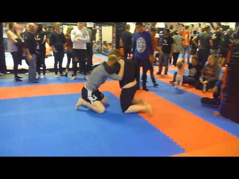 Grotta Grappling '14 Q3 - Jakob Økland [SW Open Beginner - Kamp 1] vs Fredrik Leraand