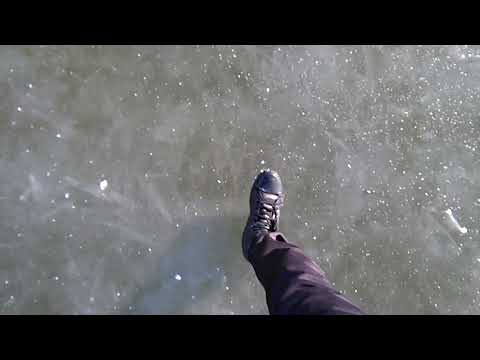 Lacul Mostiştea înghețat.