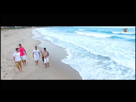 BRUNINHO E JUNIOR ASTRO PART. MC MENOR E RAFA CHAGAS - DÁ UMA CHANCE - CLIPE OFICIAL