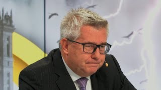 Ryszard Czarnecki ujawnia, ile wpłacił na kampanię swojego syna | Onet Opinie