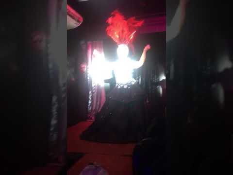 Samara Tornado Donna Lounge Bar