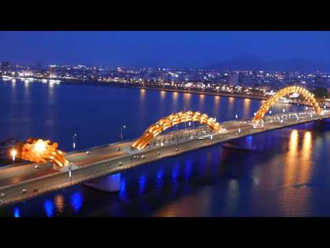 Da Nang Dragon Bridge / Spits Fire On Weekends