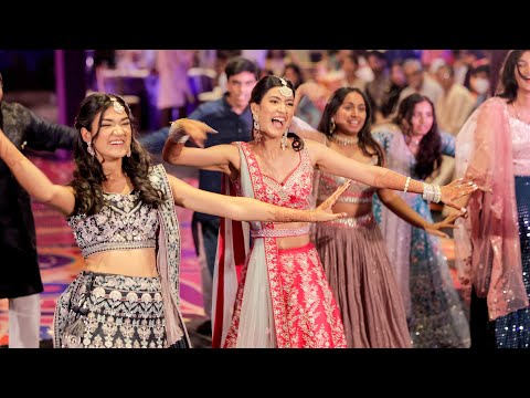 Bride's Family Surprises the Bride & Groom with a Beautiful Dance Performance at the Sangeet - 4K