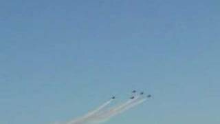 preview picture of video 'Thunderbirds Missing Man Formation Memorial Overflight'