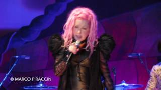 CYNDI LAUPER: &quot;Goonies R Good Enough&quot; live in Italy - Detour