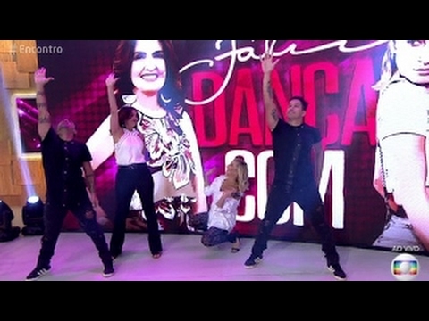 Fátima Bernardes dança 'Taquitá' ao lado de Claudia Leitte e avisa: 'Não consigo ficar par
