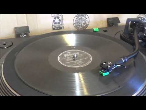 Four Winds And Seven Seas - Vic Damone And Glen Osser's Orchestra (1949)