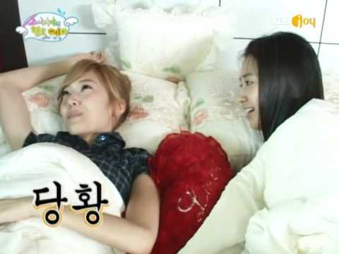 091103 SNSD Yulsic - Bed scene Yuri Jessica Hello Baby