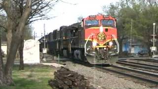 preview picture of video 'BNSF Emporia sub at Emporia KS 4-19-08 mpg2'
