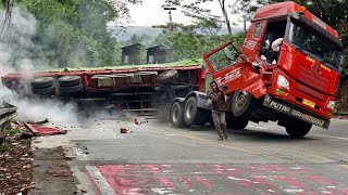 Download lagu TEREKAM SANGAT JELAS !!! Detik-Detik Sambungan Gandengan Truk Siba Surya Muatan Semen Putus Di Jalan mp3 Download lagu TEREKAM SANGAT JELAS !!! Detik-Detik Sambungan Gandengan Truk Siba Surya Muatan Semen Putus Di Jalan mp3