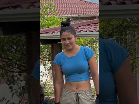 Broma a mi esposo limpiando el jardín #humor #coupleprank #comedia #morenitos #comedy #broma