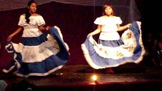 preview picture of video 'Yayantique  Baile en Semana Cultural 10112011'