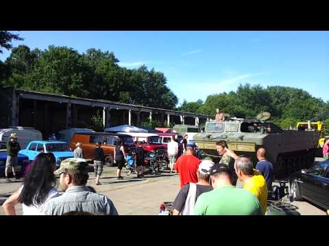 12. Internationales Ostblock Fahrzeugtreffen Pütnitz 2013 - Vor der Frühstückshalle