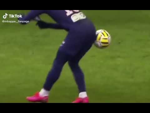 #shorts Neymar und Mbappé nehmen ihre Gegner nicht ernst 😂😂😂 #fussball #fyyyy #neymar #tiktok