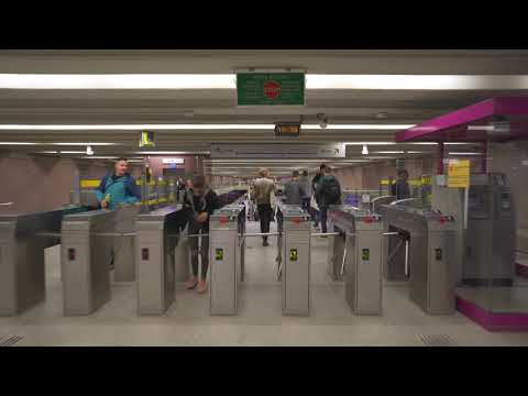 Polônia, Varsóvia, passeio noturno de metrô de Wilanowska a Służew