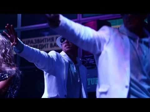 Леона Аврелина. Клуб "Fabrique"