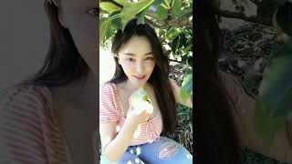 ăn hoa quả cùng e nào #tiktok #bikini #tiktokgaixinh #trending
