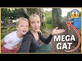 WE HEBBEN EEN GROOT PROBLEEM iN ONZE TUiN! ? | Bellinga Vlog #2217
