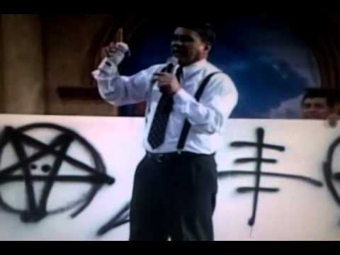 PASTOR EUGENIO MASIAS ( SIMBOLOS SATANICOS )