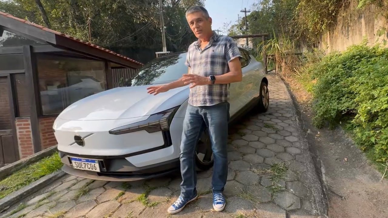 EX30: como roda a aposta da Volvo no elétrico "barato"