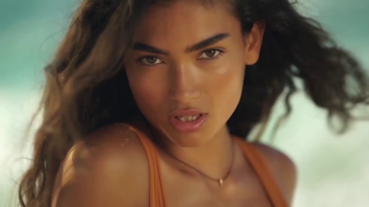 Kelly Gale Shows Us Why A Smaller Bikini Is Better | Intimates | Sports Illustrated Swimsuit thumnail